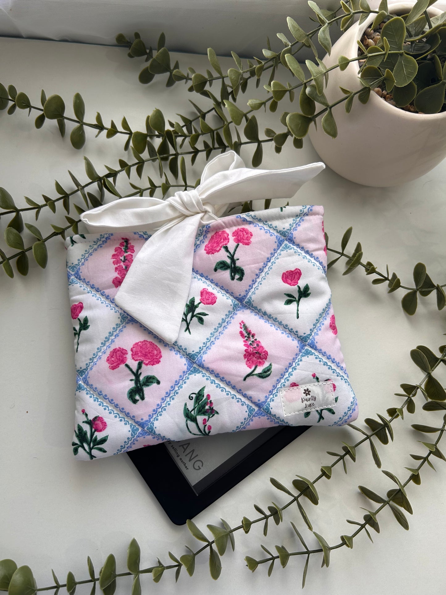 Lace Floral Kindle Sleeve