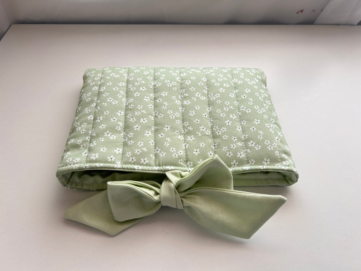 Sage Daisy Kindle Sleeve