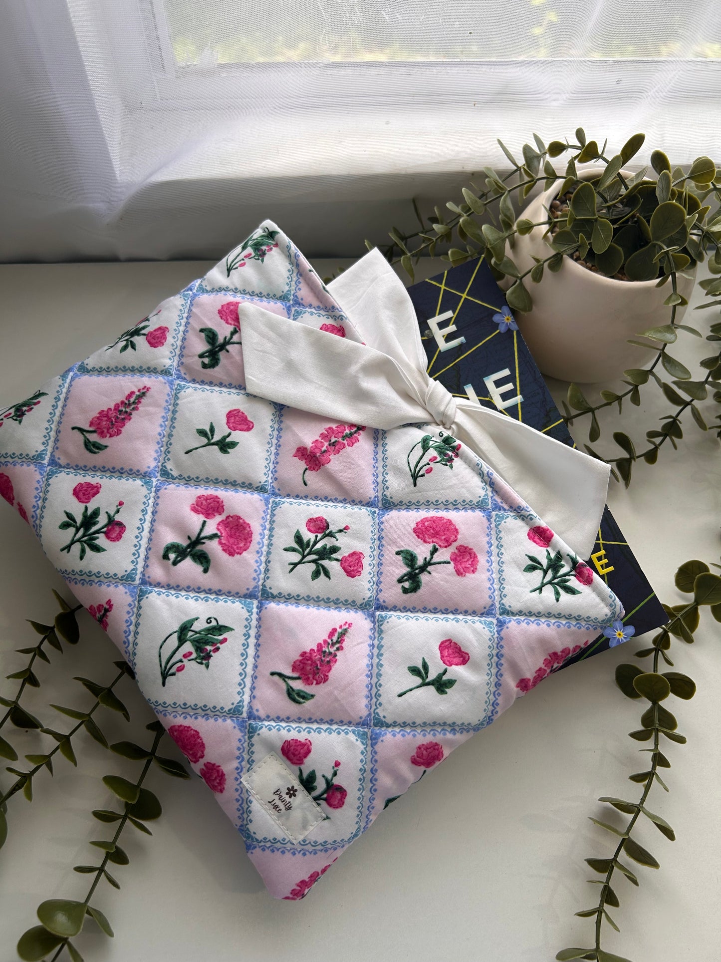 Lace Floral Book Sleeve
