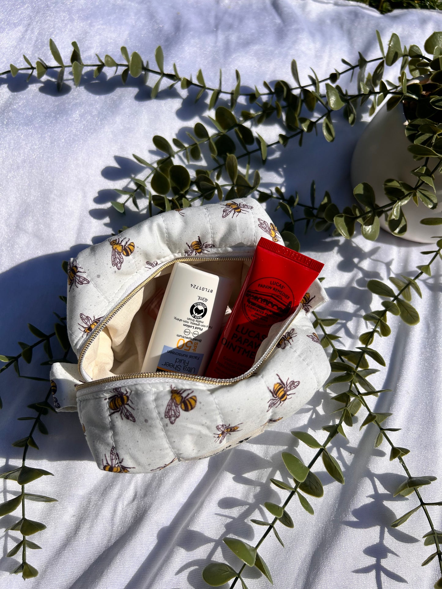 Small Bee Makeup Bag