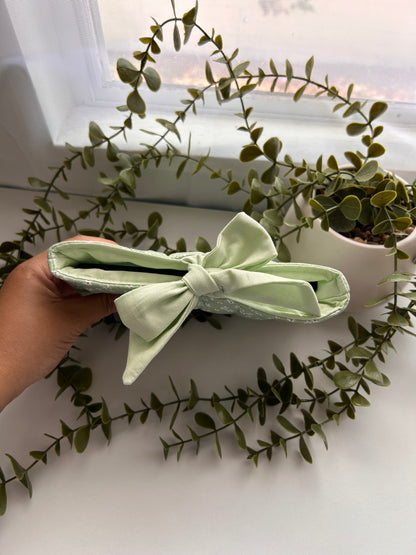 Sage Daisy Kindle Sleeve