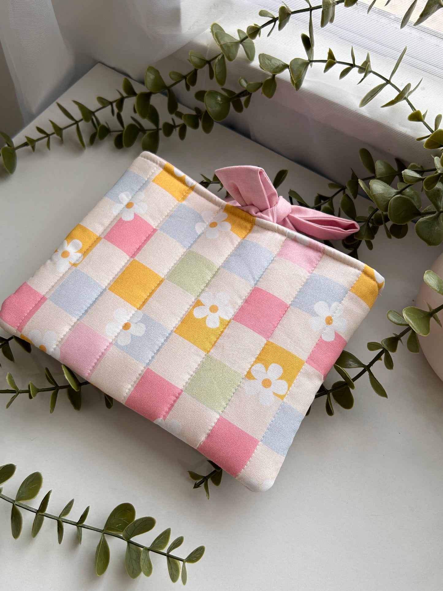 Pastel Daisy Kindle Sleeve