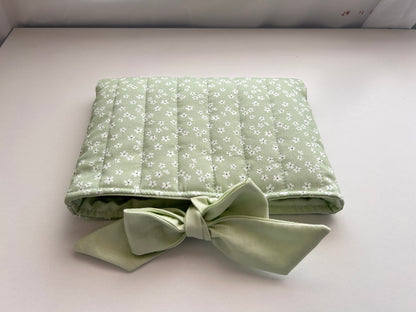 Sage Daisy Kindle Sleeve