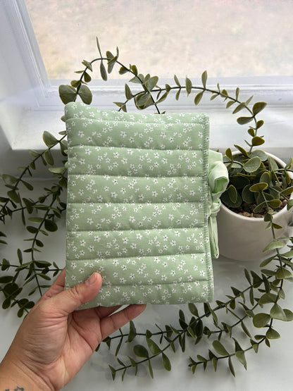 Sage Daisy Kindle Sleeve