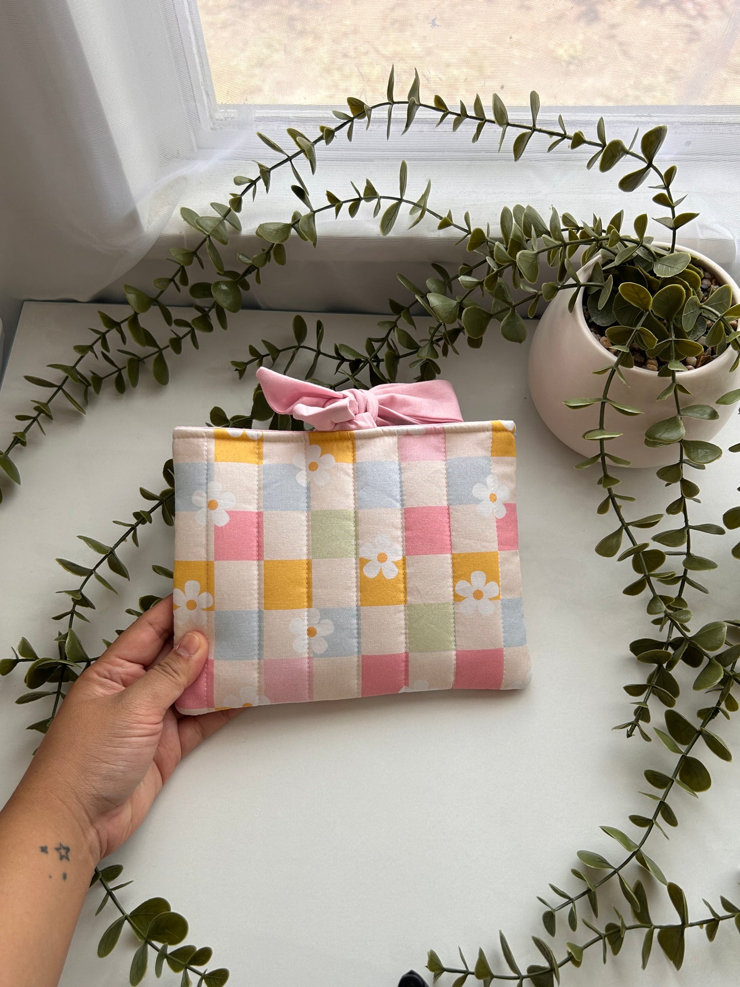 Pastel Daisy Kindle Sleeve