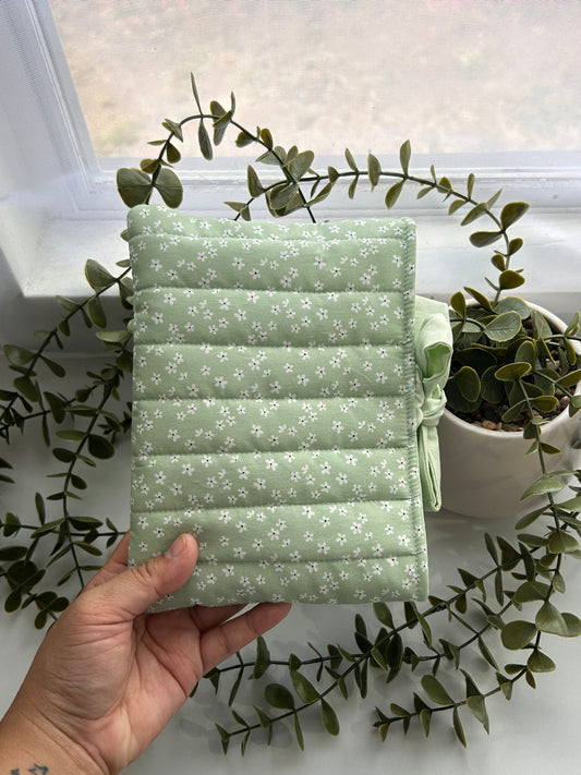 Sage Daisy Kindle Sleeve
