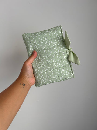 Sage Daisy Kindle Sleeve