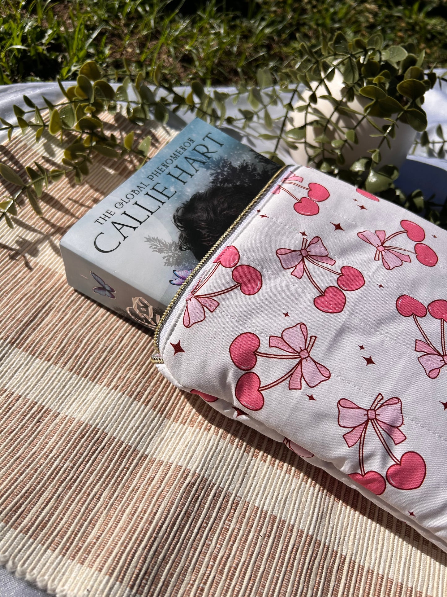 Olivia Book Sleeve