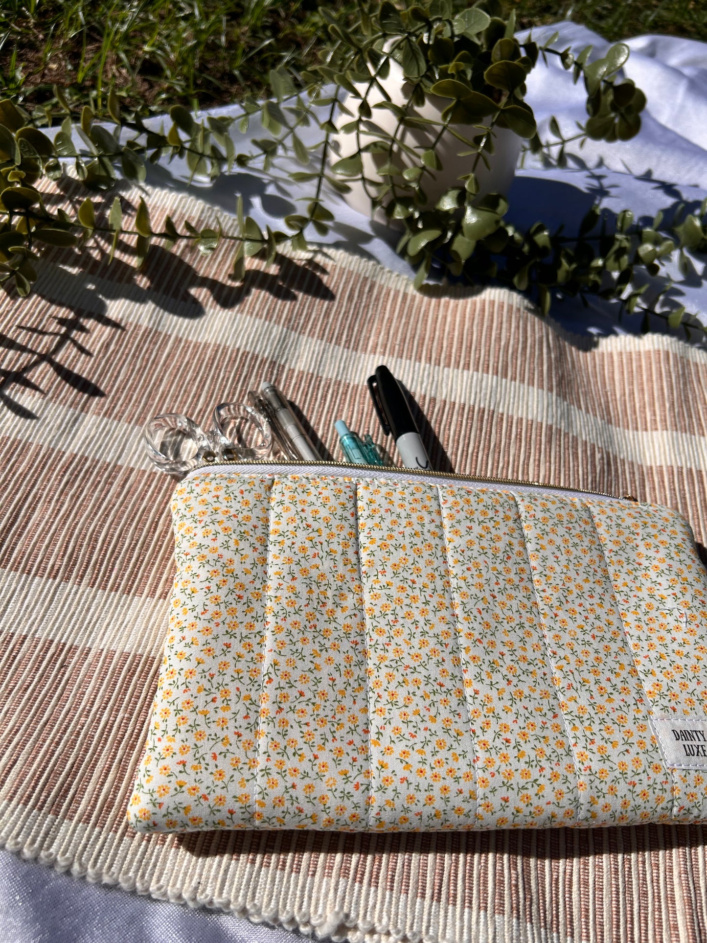 Dahlia Pouch