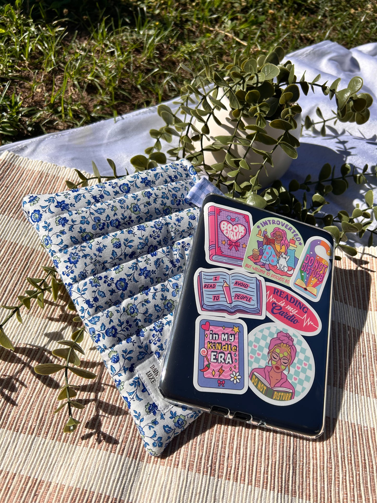 Hyacinth Kindle Sleeve