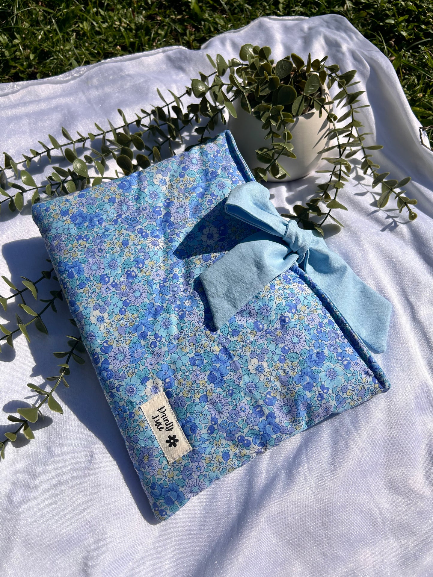 Senna Book Sleeve
